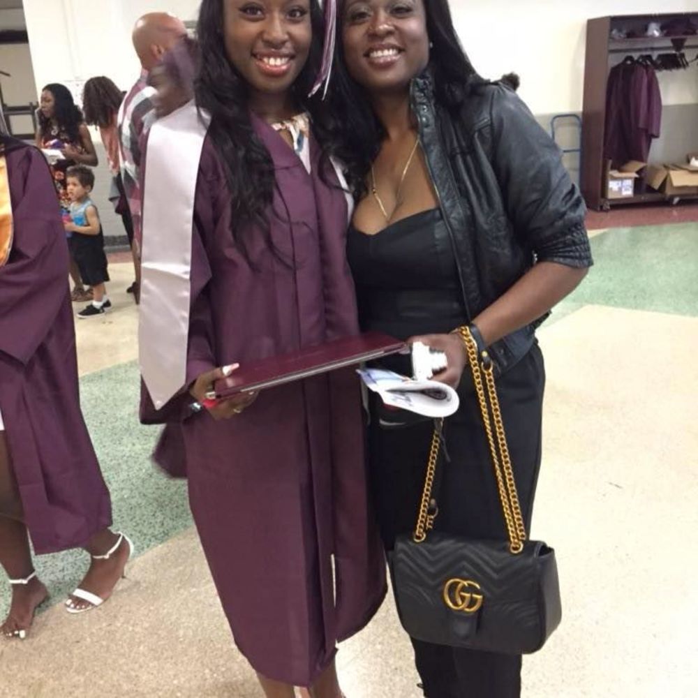 Meet your Posher, Nakisha